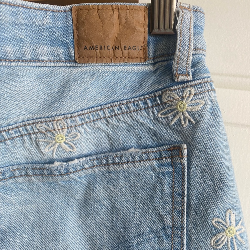 American Eagle Floral Mom Short